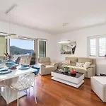 Seaview With Free Garage Parking 2 Min To Near Dubrovnik דירה