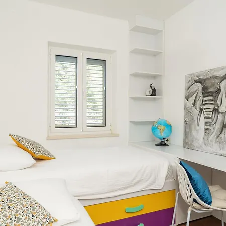 Seaview With Free Garage Parking 2 Min To Near Dubrovnik Апартаменты Затон