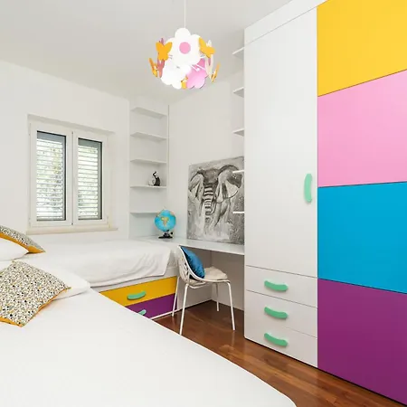 Seaview Elegance - Luxury Comfort With Free Parking Garage Apartamento