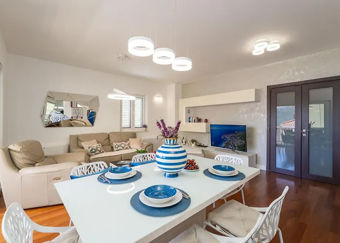 Seaview With Free Garage Parking 2 Min To Near Dubrovnik Апартаменты *
