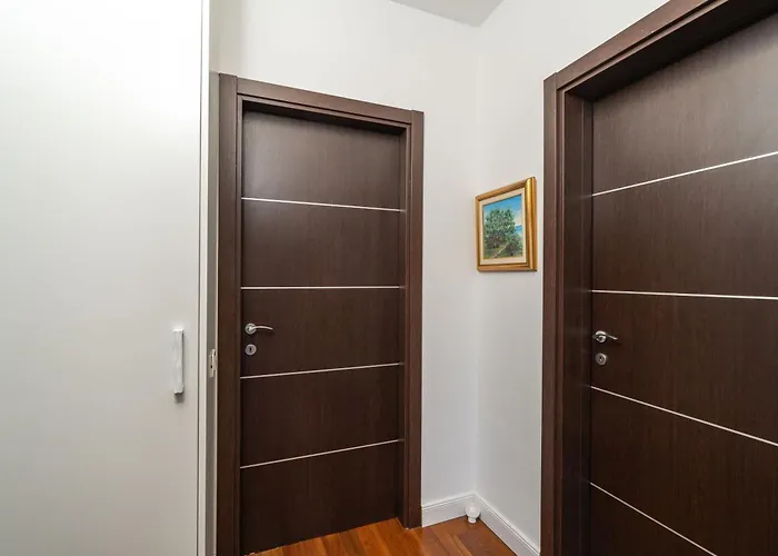 Seaview With Free Garage Parking 2 Min To Near Dubrovnik Апартаменты *