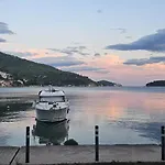 Appartement Seaview With Free Garage Parking 2 Min To Near Dubrovnik Zaton (Dubrovnik-Neretva)